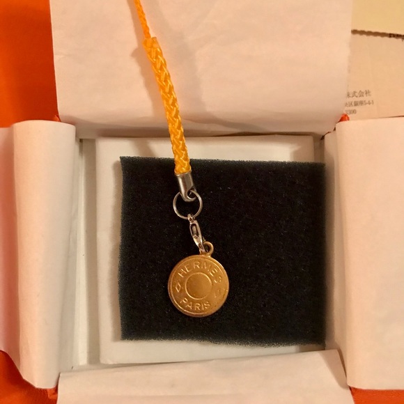Hermes Charm - Picture 5 of 14